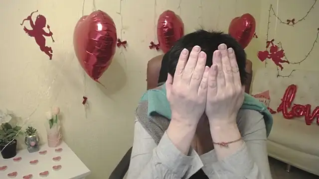 EmilyL0ve's cam snapshot