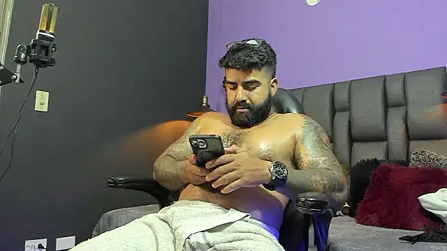 Lyon_vach live sex cam