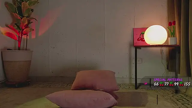 carolinerousev's cam snapshot