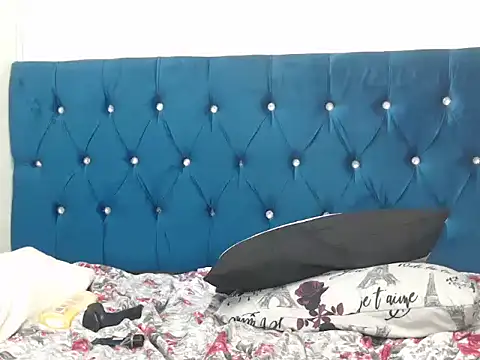 SexyDarkLadyXxx's cam snapshot