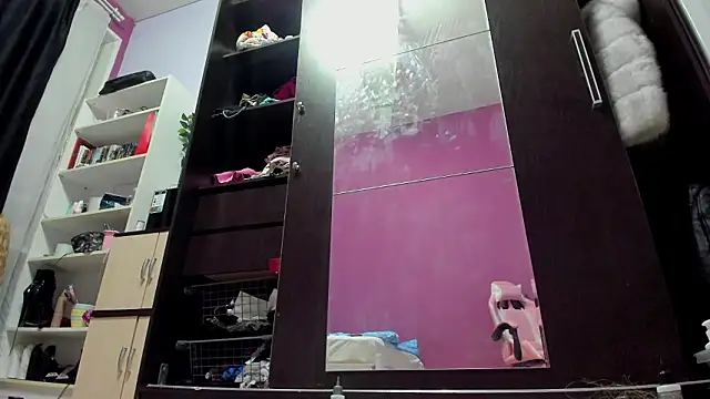 Lika8234's cam snapshot