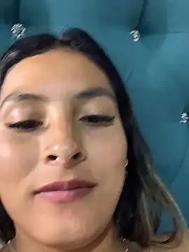 Cami_Leon2's cam snapshot