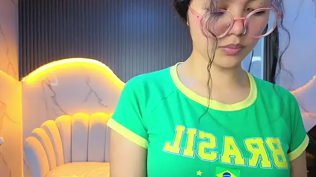 victoria_castillo_b's cam snapshot