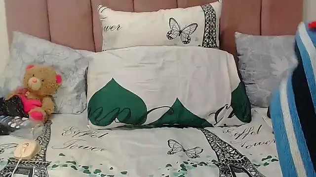 RoundaAssx22's cam snapshot