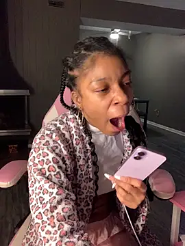 trinibarbieee's cam snapshot