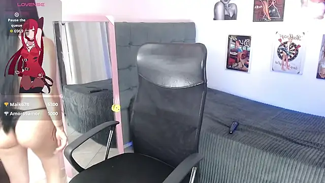 britany_teen18's cam snapshot