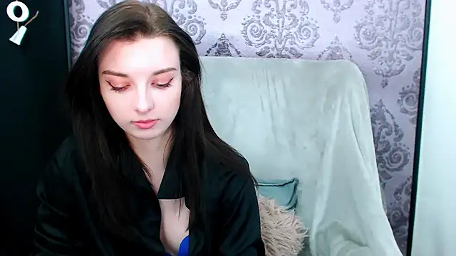 DominantLuna's cam snapshot