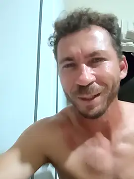RobertoLuiz84 live sex cam