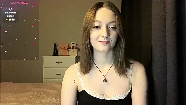 white_liillyy's cam snapshot