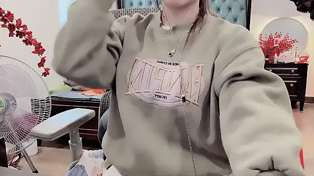 Caryln-Bun live sex cam