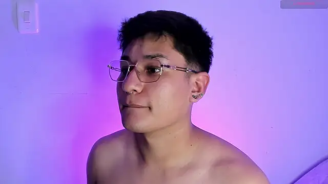 Theo_Rowan live sex cam