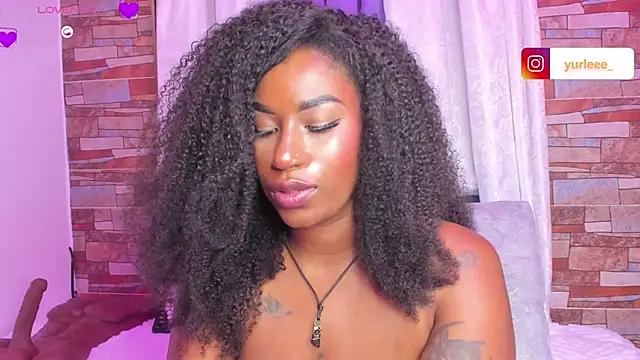 Brandy_brown_'s cam snapshot