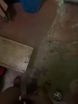 ChocalateBBCforTheMummies's cam snapshot