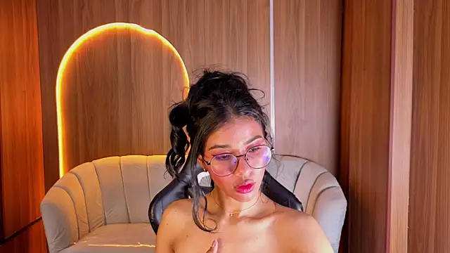 Alina_b_'s cam snapshot