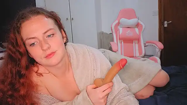 ENGLISHEMILY_69's cam snapshot