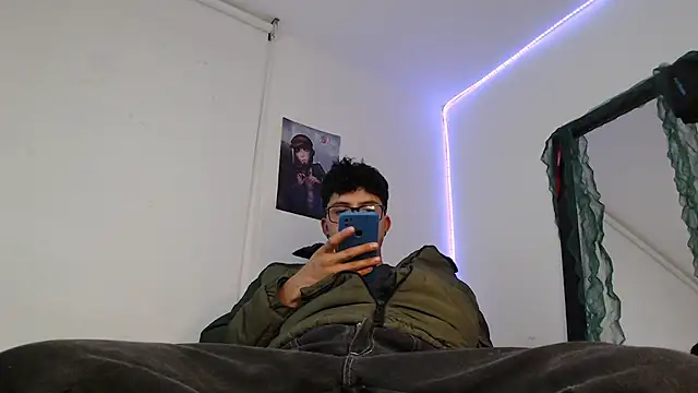 DerekMoon's cam snapshot