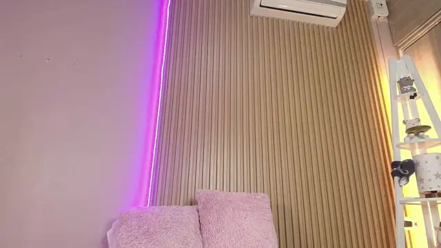 biancaa_18's cam snapshot