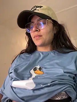 Lia_flowers's cam snapshot