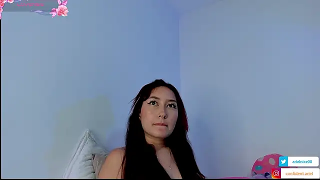 NiceAriel_'s cam snapshot