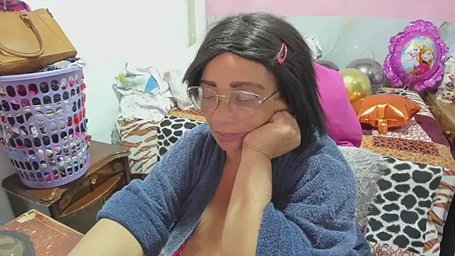 Mrs_mommy_'s cam snapshot