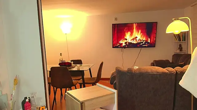 samy_jonnes_'s cam snapshot