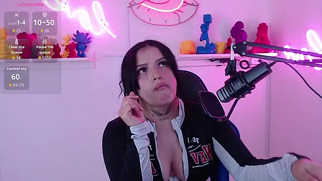 sari_belle's cam snapshot