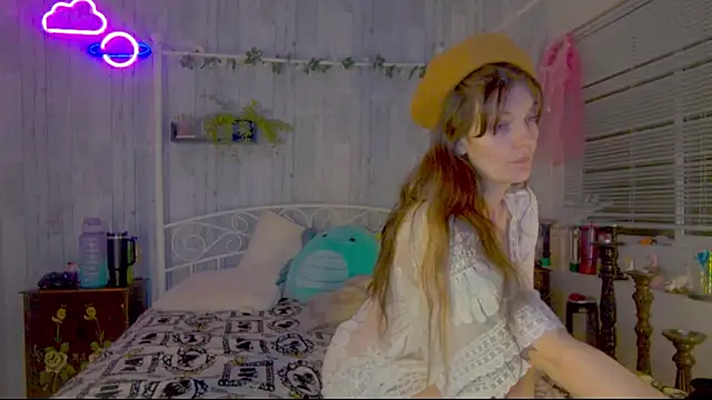 YourFavCanadianMILF's cam snapshot