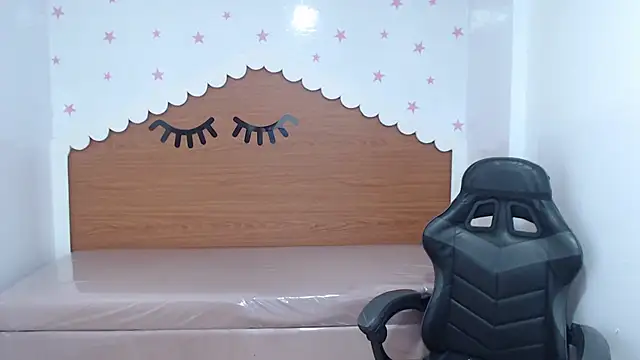 scarlett_percy_t's cam snapshot