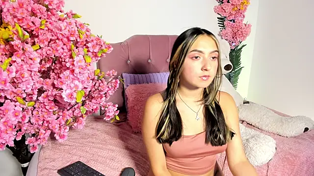 Giselle_Laurens_'s cam snapshot