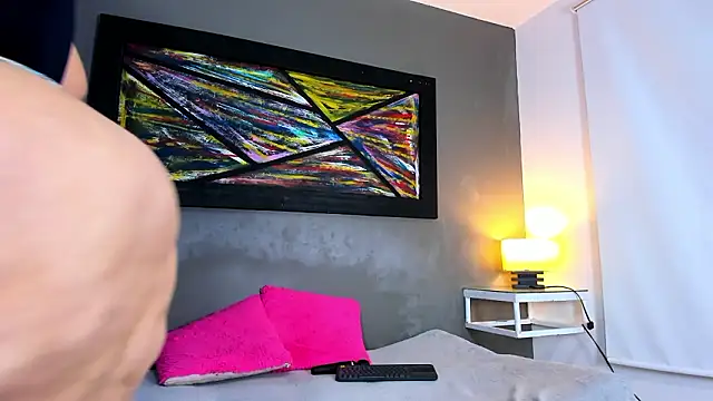 Charlotte_curvy_'s cam snapshot