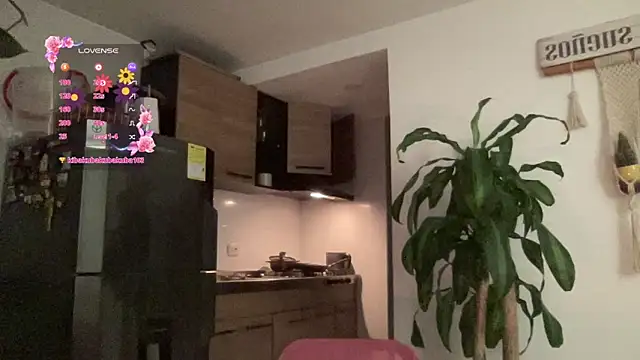 isa_fox_23's cam snapshot