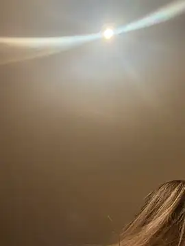 LilyLuck_'s cam snapshot