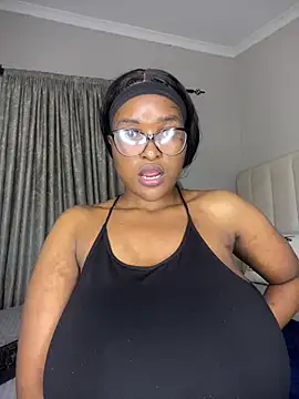 Bustygoddess32 live sex cam