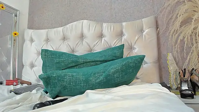 KARINAJTORRES's cam snapshot