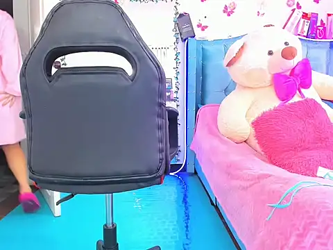 Aurora_sky9's cam snapshot