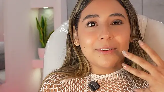 MelodyRey_'s cam snapshot