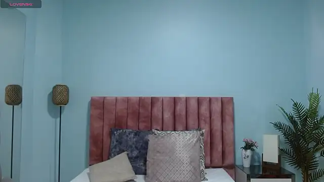 sophia_hadid's cam snapshot