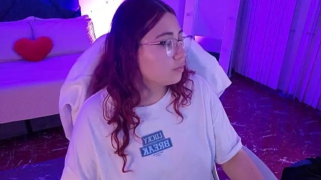 littlee_red's cam snapshot