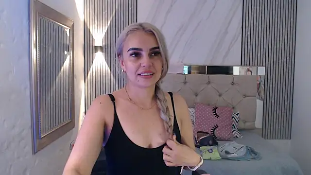 ashley__tylor's cam snapshot