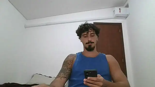 milkoffe live sex cam