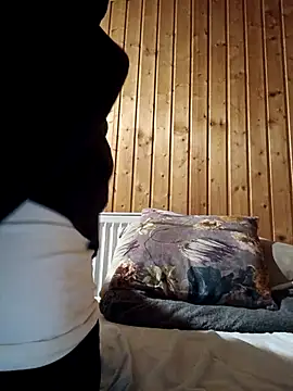 MArciQuarky live sex cam