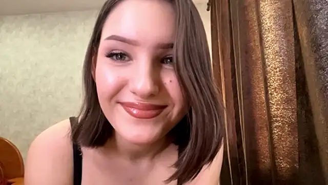 FoxieFlare's cam snapshot