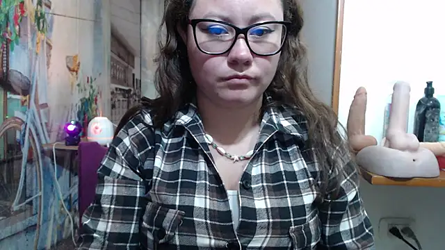 curly_greeneyed's cam snapshot