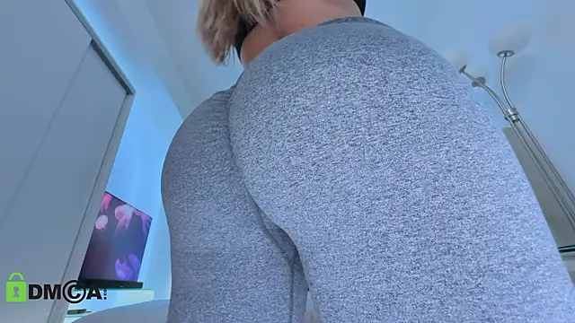 ScarlettAndTom's cam snapshot