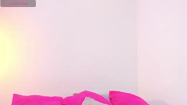 Roxy_Stonee's cam snapshot