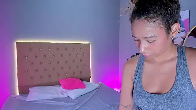 EmmaLawrence_'s cam snapshot