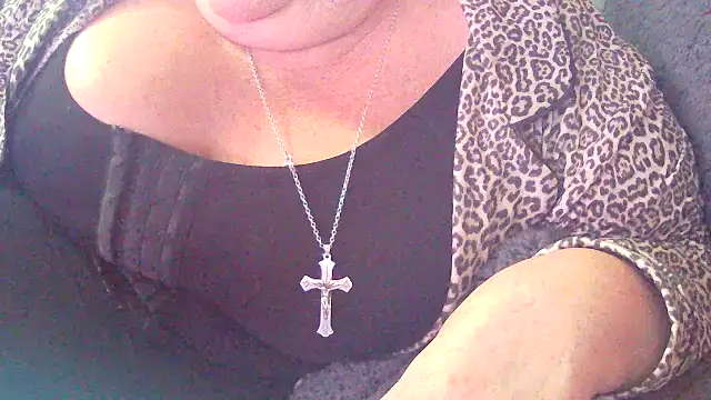 Playful_MILF_Demi's cam snapshot