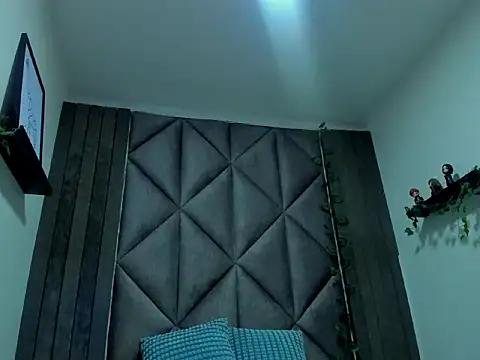 AndrewKenoxx_'s cam snapshot