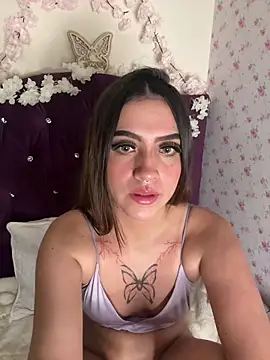 LunaaBlossom's cam snapshot