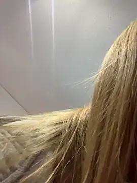 PrettyAshley_'s cam snapshot